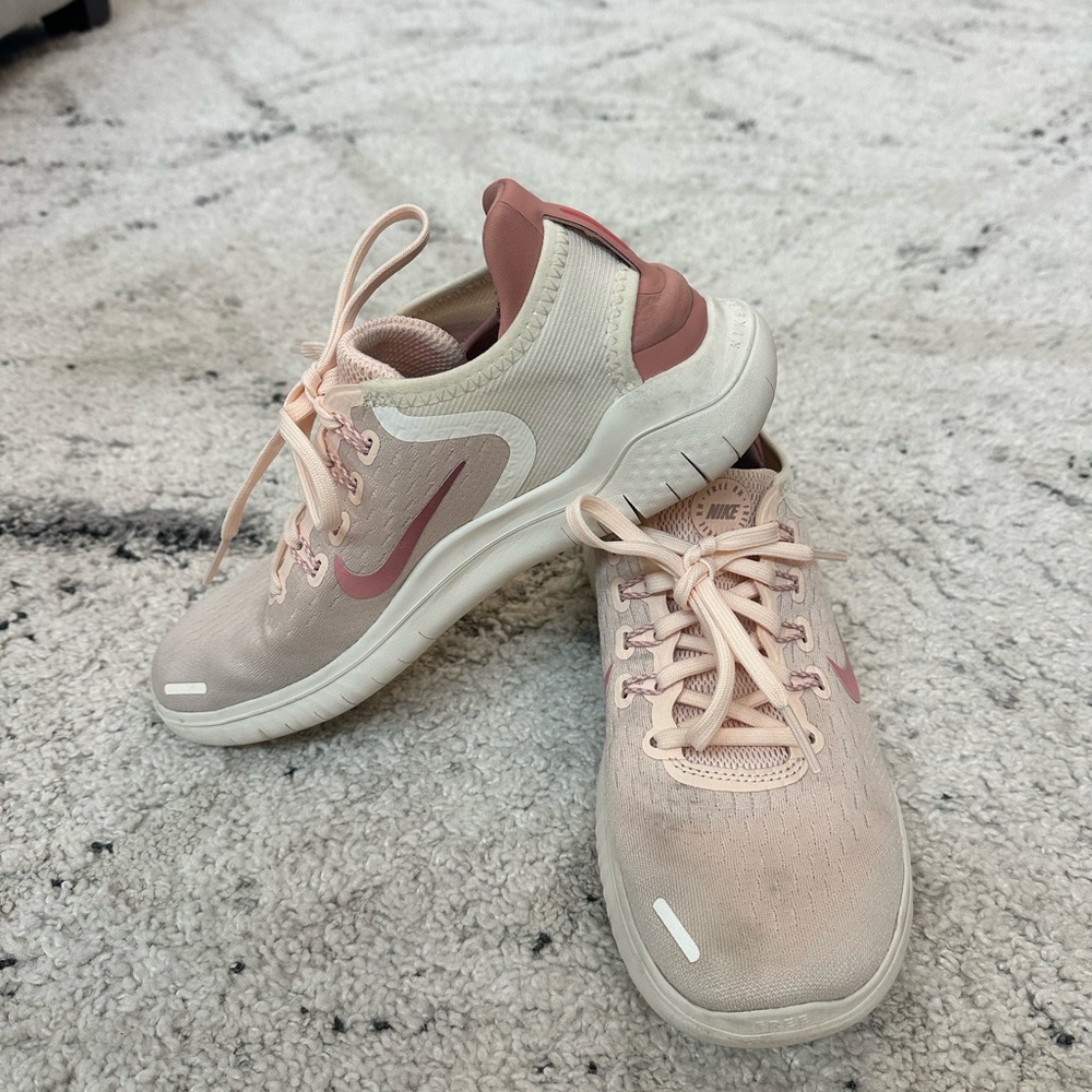 Nike Women's Light Pink Athletic Shoes